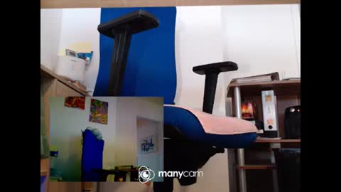 Snapshot of mrduplo1975 chatting on 06-18-26, 05:06 MrJohnsen1975 online show from 06-18-26, 05:06