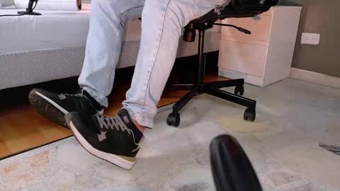 Mr Fox online show from 10-25-25, 07:41