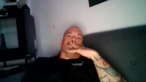 Snapshot of mrhames2020 chatting on 04-25-26, 07:44 mrhames2020 online show from 04-25-26, 07:44
