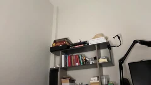 Snapshot of mrladx chatting on 11-25-25, 11:21 YourLad online show from 11-25-25, 11:21