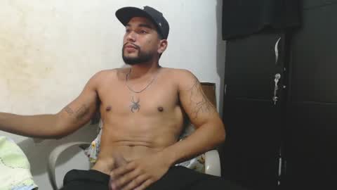 Snapshot of mrlevrone1 chatting on 06-02-26, 04:42 Mrlevrone1 online show from 06-02-26, 04:42