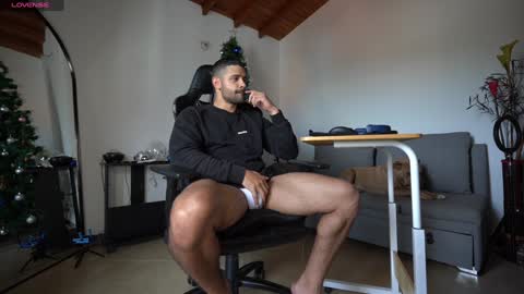 Luis    Instagram   online show from 12-21-24, 07:49