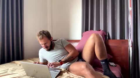 Max online show from 01-08-26, 05:21