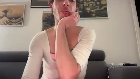 Snapshot of mrmooser42 chatting on 12-23-24, 02:13 TaleOfLaura online show from 12-23-24, 02:13