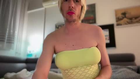 TaleOfLaura online show from 02-28-26, 03:51