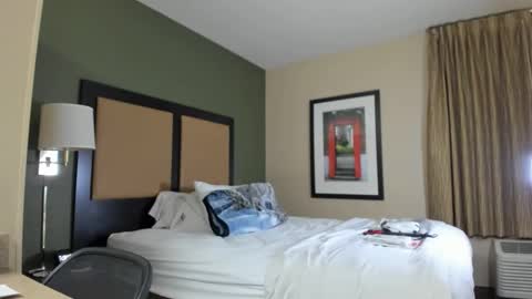 Snapshot of mromg007 chatting on 12-14-25, 03:45 mromg007 online show from 12-14-25, 03:45