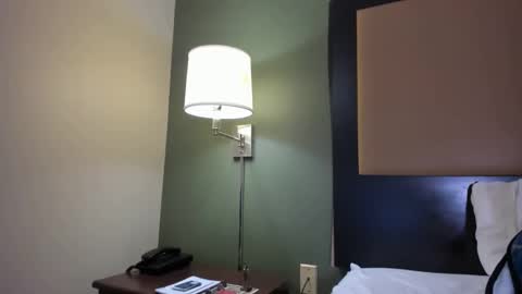 Snapshot of mromg007 chatting on 12-15-25, 02:54 mromg007 online show from 12-15-25, 02:54