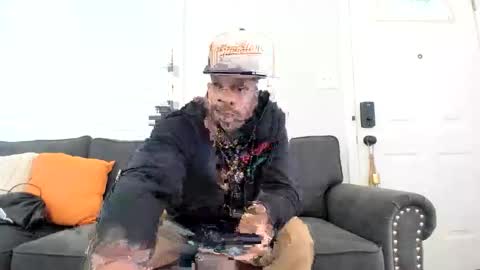 Snapshot of mromg007 chatting on 05-13-26, 01:52 mromg007 online show from 05-13-26, 01:52