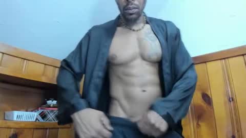 Snapshot of mromg007 chatting on 05-19-26, 01:56 mromg007 online show from 05-19-26, 01:56