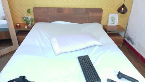 Snapshot of mrs_buttocks chatting on 01-08-25, 05:26 mrs_buttocks online show from 01-08-25, 05:26