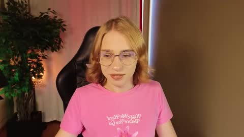 Snapshot of mrs_mills chatting on 09-12-25, 06:02 Barbie online show from 09-12-25, 06:02