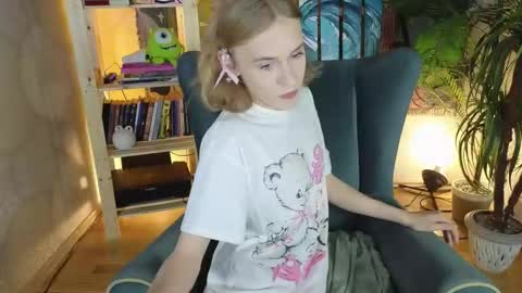 Snapshot of mrs_mills chatting on 09-25-25, 12:42 Barbie online show from 09-25-25, 12:42