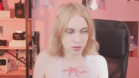 Snapshot of mrs_mills chatting on 10-03-25, 06:32 Barbie online show from 10-03-25, 06:32