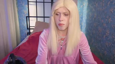 Snapshot of mrs_mills chatting on 11-19-25, 05:29 Barbie online show from 11-19-25, 05:29