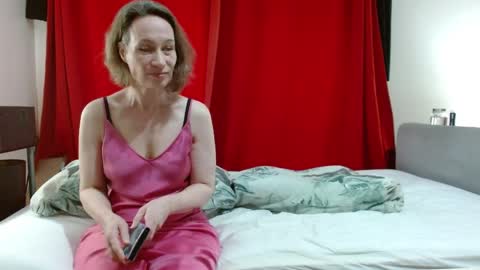 Mrs Velvet Vixen online show from 04-01-26, 07:42