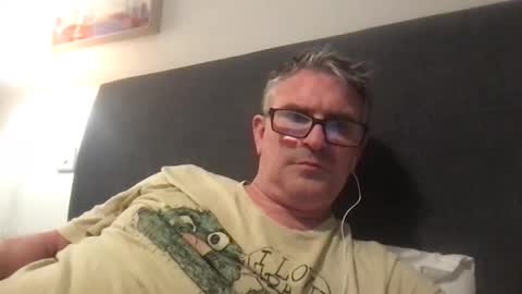 Snapshot of mrsensible chatting on 02-04-26, 01:55 Mr Sensible online show from 02-04-26, 01:55