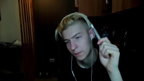 Snapshot of mrsexycum4u chatting on 02-23-25, 07:28 Adam online show from 02-23-25, 07:28