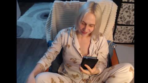 Sasha online show from 10-26-25, 06:25