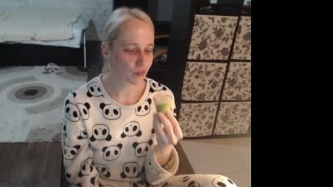 Sasha online show from 04-19-26, 08:55