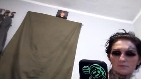 Snapshot of mrssavage97 chatting on 10-05-25, 05:28 mrssavage97 online show from 10-05-25, 05:28