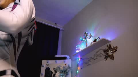 Snapshot of mrstenderbeast chatting on 01-04-25, 11:17 YOUR OWNER online show from 01-04-25, 11:17