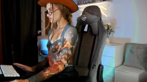 Snapshot of mrstenderbeast chatting on 02-20-25, 08:58 YOUR OWNER online show from 02-20-25, 08:58