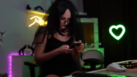 Snapshot of mrstenderbeast chatting on 11-06-25, 05:03 YOUR OWNER online show from 11-06-25, 05:03