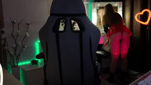 Snapshot of mrstenderbeast chatting on 11-21-25, 07:45 YOUR OWNER online show from 11-21-25, 07:45