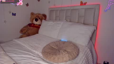 Snapshot of ms_afrodita_ chatting on 12-15-25, 07:51 Tania online show from 12-15-25, 07:51