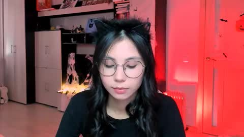 Snapshot of ms_emily_ chatting on 10-27-25, 05:33 ms_emily_ online show from 10-27-25, 05:33