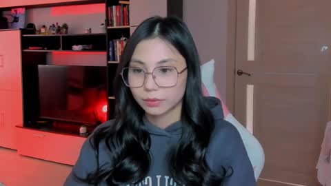 Snapshot of ms_emily_ chatting on 04-23-26, 11:20 ms_emily_ online show from 04-23-26, 11:20