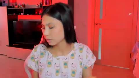 Snapshot of ms_emily_ chatting on 06-10-26, 10:36 ms_emily_ online show from 06-10-26, 10:36