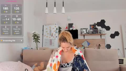 Ms ForYOU online show from 10-11-25, 02:44