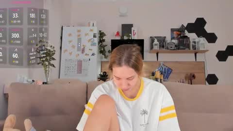 Ms ForYOU online show from 10-24-25, 04:09