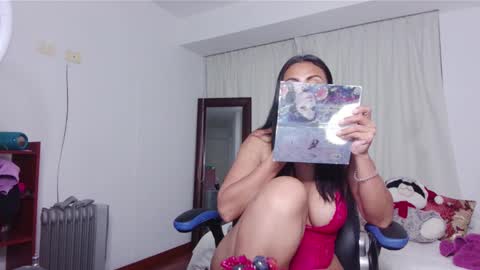 Snapshot of ms_freya chatting on 12-24-24, 01:59 Freya online show from 12-24-24, 01:59