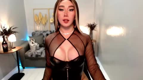 Snapshot of ms_lhaydeebunny chatting on 03-08-25, 10:00 Evon online show from 03-08-25, 10:00