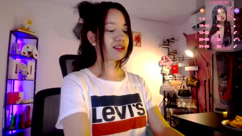 Snapshot of ms_lissa chatting on 04-25-26, 01:52 MISS LISSA online show from 04-25-26, 01:52