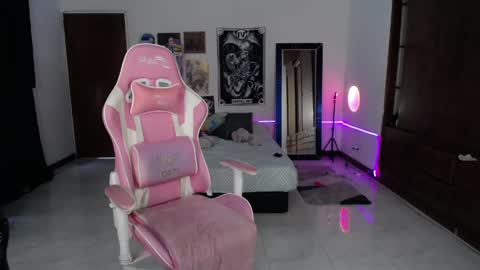 Manuela3 online show from 05-17-26, 05:53