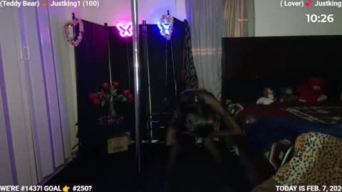 Snapshot of ms_waterworks chatting on 02-09-25, 06:11 DaPussyFairy online show from 02-09-25, 06:11