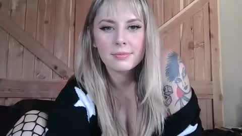 Snapshot of msbigtits77 chatting on 01-08-26, 06:21 MsBigTits online show from 01-08-26, 06:21
