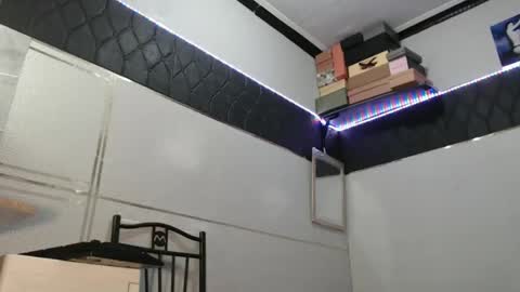 Snapshot of mskimts chatting on 02-18-25, 12:37 mskimts online show from 02-18-25, 12:37