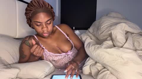 mskitty000 online show from 01-14-26, 05:46