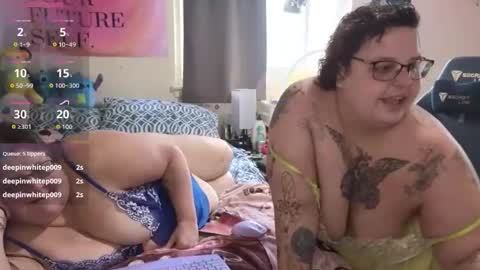 Snapshot of mslindzz chatting on 01-08-26, 05:59 mslindzz online show from 01-08-26, 05:59