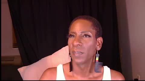 Snapshot of msmerlinmystique chatting on 11-12-25, 08:15 Merlin Mystique online show from 11-12-25, 08:15