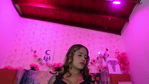 Manuela  online show from 10-08-25, 03:04