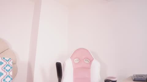 Manuela  online show from 10-28-25, 03:10