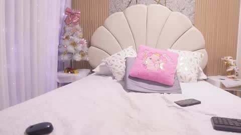 Manuela  online show from 12-02-25, 03:12