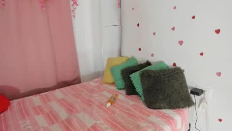 Snapshot of msschloee chatting on 01-05-26, 11:41 Chloe new account online show from 01-05-26, 11:41