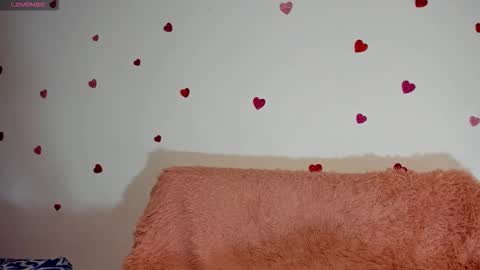 Snapshot of msschloee chatting on 03-27-26, 01:33 Chloe new account online show from 03-27-26, 01:33