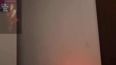 Sophie  online show from 12-17-25, 05:52